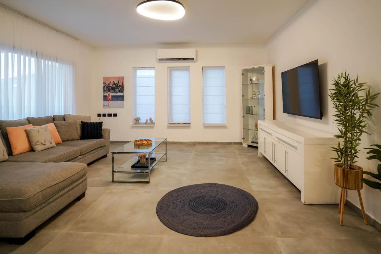 וילה רוני בריכה מחוממת Villa Roni Heated Pool Eilat Bagian luar foto